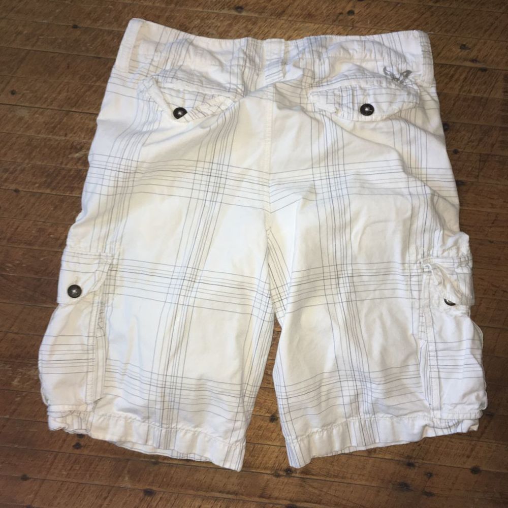 American Eagle golf striped size 32 Y2K cargo shorts - Picture 3 of 3